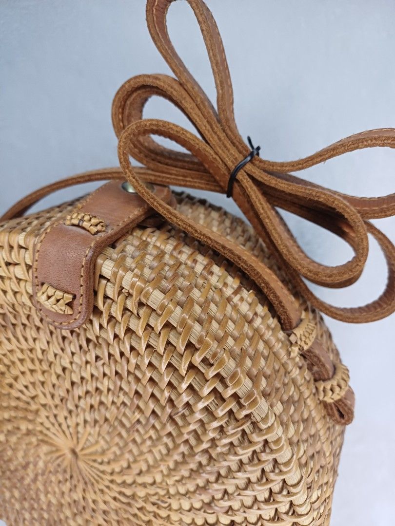 PRELOVED RATTAN Round Bag (Category: Beach Bags) located in Rizal. Submitted by aeramos26 (Listing ID 1467103849, Image 3). Description: Please see the details in each photo MINE | PM screenshot | Direct Checkout antipolo, rizal MOP: Payment First | COD (with additional fee) MOD: Direct Regular Ship | Lalamove | SCO | TCO Color may vary because of lighting NO ORDER FORM. NO PM. NO PAYMENT. NO ORDER COMFIRMATION.