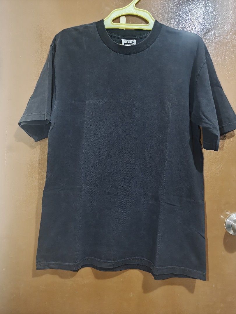 PRO CLUB COMFORT PLAIN BLACK TEE (Category: Tshirts & Polo Shirts ) located in Baler. Submitted by arvintorres (Listing ID 1467093940, Image 1). Description: 🅒🅞🅛🅛🅔🅒🅣🅘ON 📌These are Thrifted items. Manage your expectation & Buy at your own risk! ⚠️ 📌Color of items may vary depending on the color display of your gadget and also due to lighting during photoshoot. 📸 BRAND:PRO CLUB SIZE: Large COLOR RATE: 9/10 CONDITION: EXCELLENT LENGTH: 28