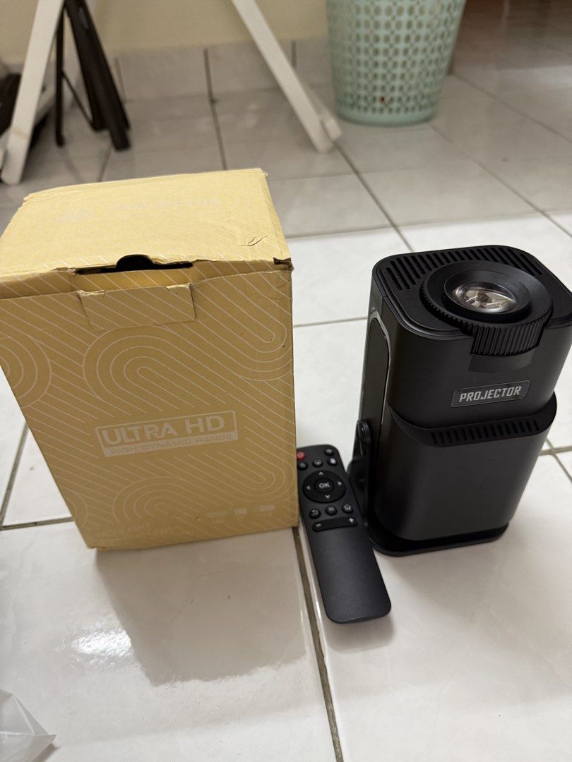 Projector android (Category: Projectors) located in Kamunting. Submitted by harizhazlaminazri (Listing ID 1467075380, Image 1). Description: Nak clear projector murah bukak review sahaja tak guna sangat daripada simpan baik jugak.