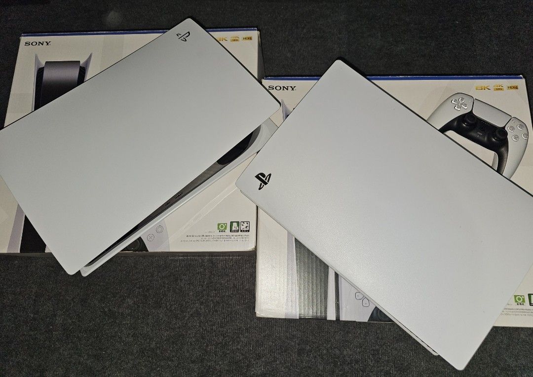 Ps5 fat low firmwire (Category: PlayStation) located in Manila. Submitted by starlord_2024 (Listing ID 1467005545, Image 1). Description: 25k each low firmwire both with manual manuals cabled and 1 controler pwede i j@ilbreak sa mga marunong..