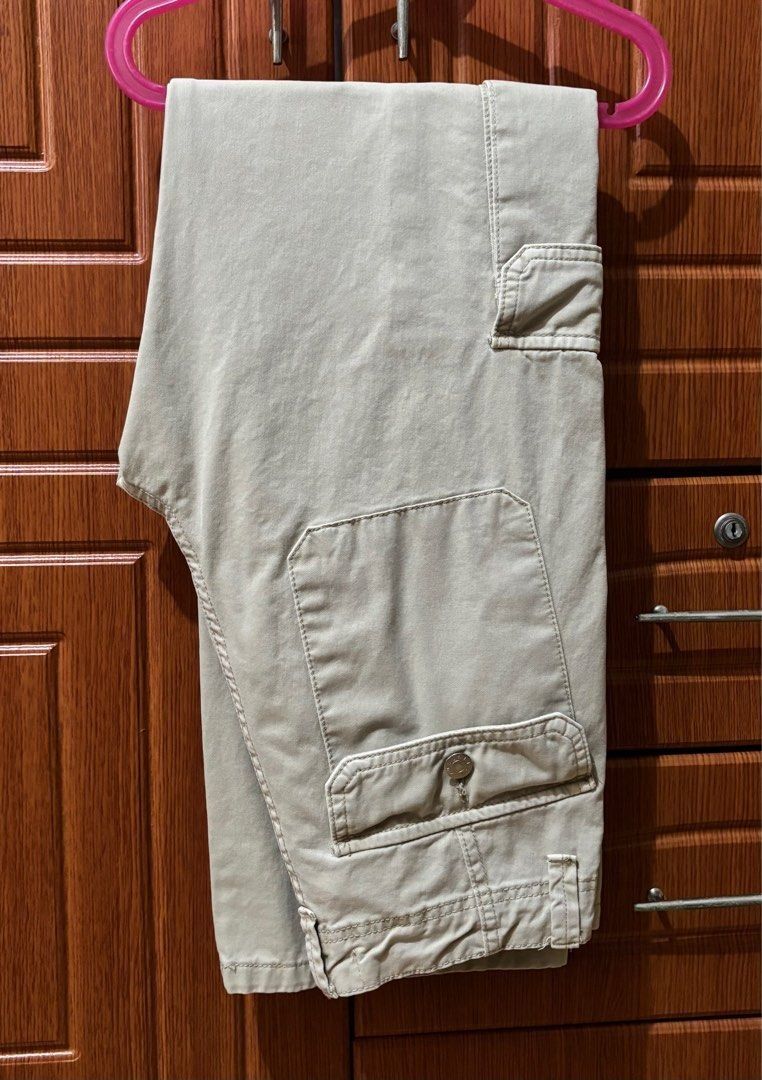 Pull&Bear Women's Khaki Cargo Pants Size 28-30 (Category: Jeans) located in Quezon City. Submitted by garagesale2026 (Listing ID 1466984655, Image 1). Description: - Used once - In mint condition - US 2 on tag, fits 28-30" waistline - Length: 41.5".