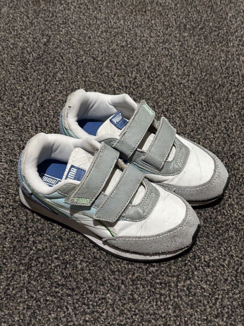 Puma Kid Shoes (Category: Babies & Kids Fashion) located in Bulacan. Submitted by thriftstarph (Listing ID 1467095849, Image 2). Description: PLEASE READ THE DESCRIPTION BELOW‼️ Puma Size: 31 From: Japan Strap Issue: leather crackings NOTE: Please expect some minor flaws since the item is used..
