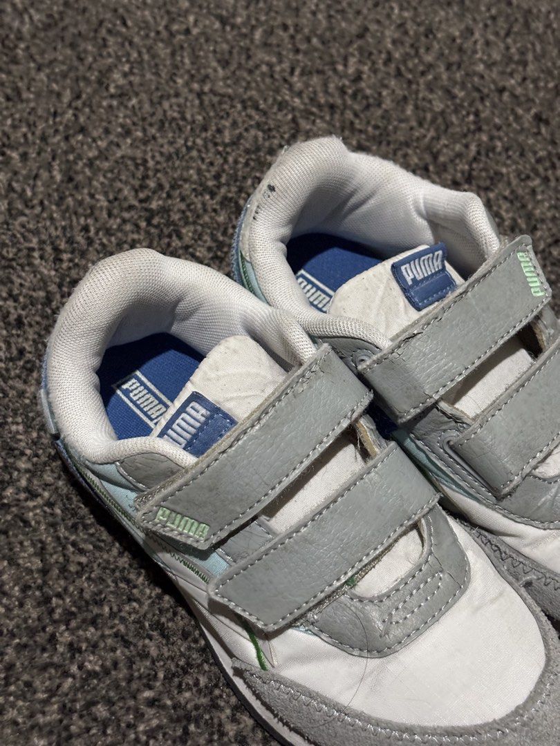 Puma Kid Shoes (Category: Babies & Kids Fashion) located in Bulacan. Submitted by thriftstarph (Listing ID 1467095849, Image 3). Description: PLEASE READ THE DESCRIPTION BELOW‼️ Puma Size: 31 From: Japan Strap Issue: leather crackings NOTE: Please expect some minor flaws since the item is used..