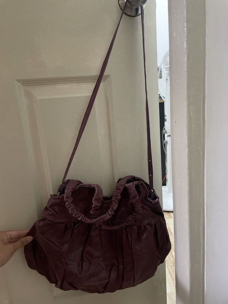 Purple Leather Bag (Category: Shoulder Bags) located in Lipa City. Submitted by sophiavillapando (Listing ID 1467039491, Image 3). Description: Purple Leather Bag from CHAT CHAT Negotiable Price 9x15 inches size No meetups Pickup or Lalamove only.