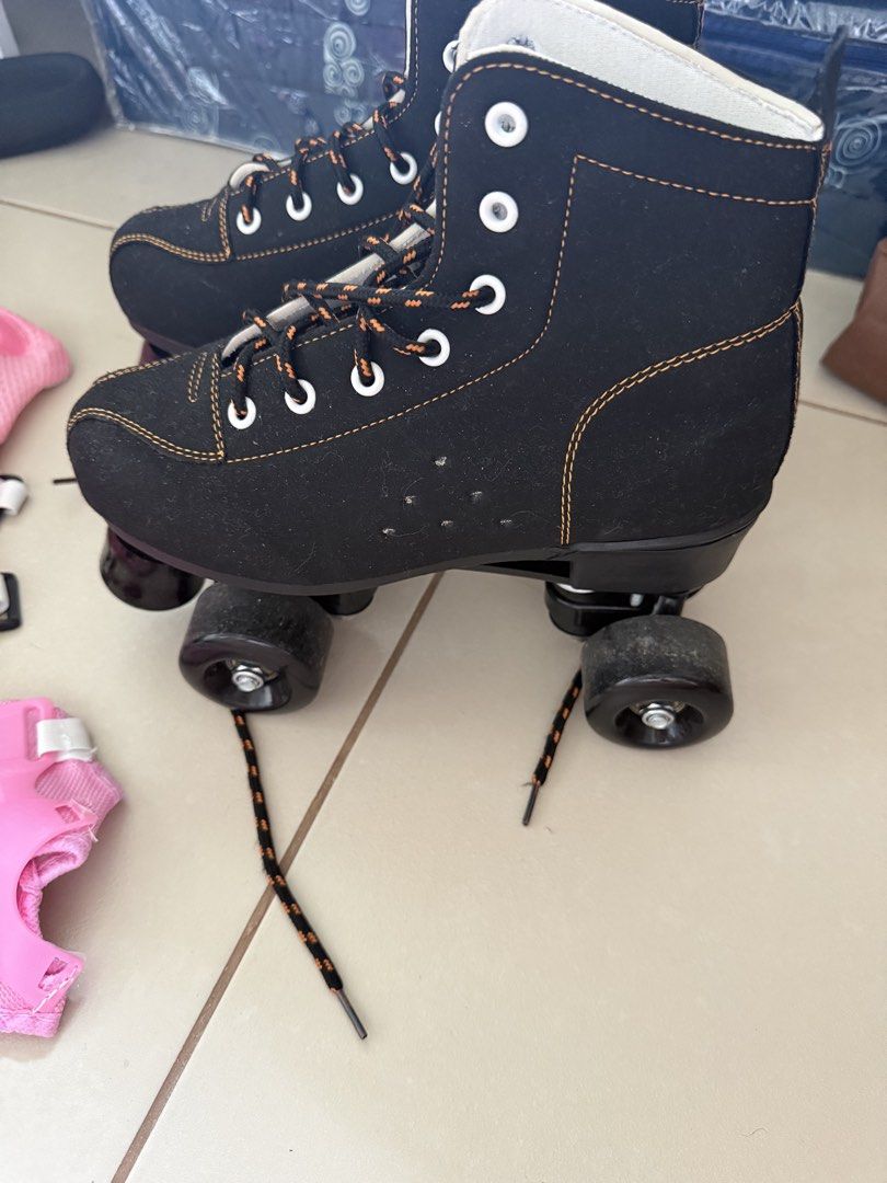 Quads roller skates SET 🛼 size 38 (Category: Skates, Rollerblades & Scooters) located in Quezon City. Submitted by joroguhi (Listing ID 1467030222, Image 3). Description: SOLD AS A SET - 1250 steal na po ito given the accessories included din :) black squads size 38 (no brand) - used ONCE around vertis north garden only *may sira ung isang side ng shoe laces pero mapapaubra. May included din natin rainbow shoe laces sa set *can clean the wheels 