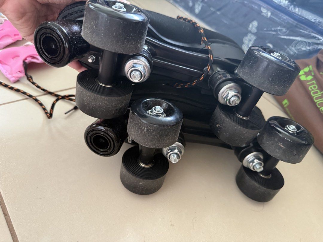Quads roller skates SET 🛼 size 38 (Category: Skates, Rollerblades & Scooters) located in Quezon City. Submitted by joroguhi (Listing ID 1467030222, Image 2). Description: SOLD AS A SET - 1250 steal na po ito given the accessories included din :) black squads size 38 (no brand) - used ONCE around vertis north garden only *may sira ung isang side ng shoe laces pero mapapaubra. May included din natin rainbow shoe laces sa set *can clean the wheels 