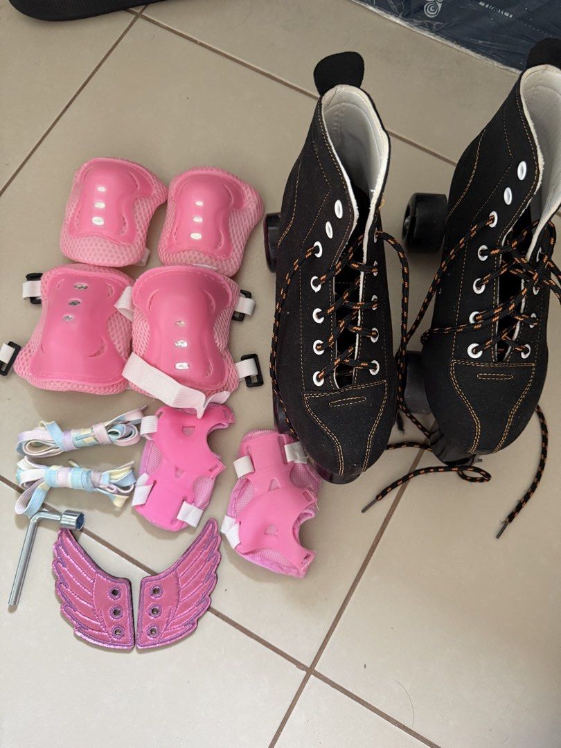 Quads roller skates SET 🛼 size 38 (Category: Skates, Rollerblades & Scooters) located in Quezon City. Submitted by joroguhi (Listing ID 1467030222, Image 1). Description: SOLD AS A SET - 1250 steal na po ito given the accessories included din :) black squads size 38 (no brand) - used ONCE around vertis north garden only *may sira ung isang side ng shoe laces pero mapapaubra. May included din natin rainbow shoe laces sa set *can clean the wheels 