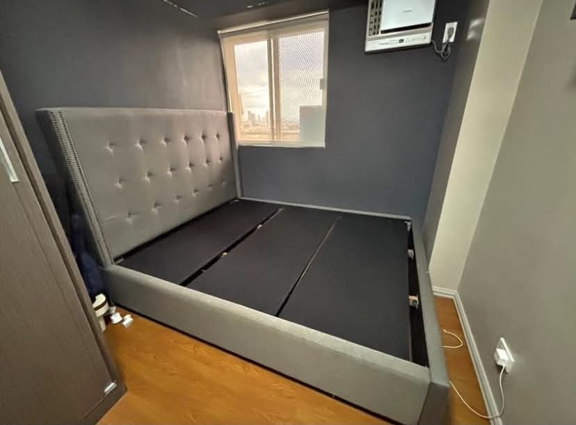 Queen bed (Category: Bed Frames & Mattresses) located in Manila. Submitted by warmcrystal_e4d342 (Listing ID 1467092192, Image 1). Description: Queen bed solid condition.