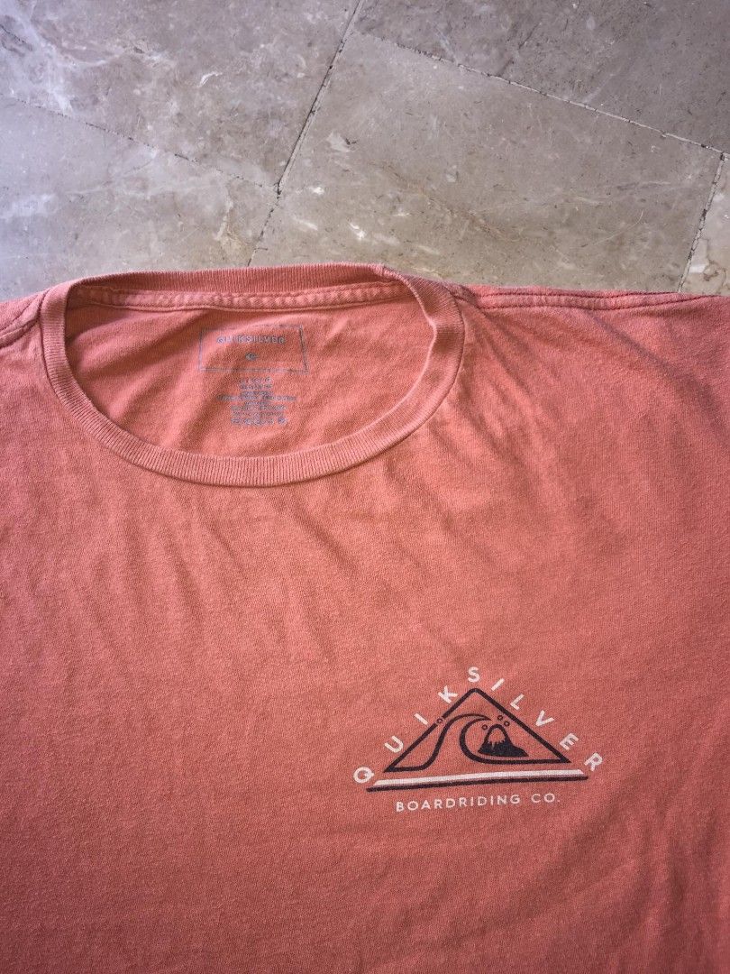 Quiksilver Boardriding Co Tshirt Large (Category: Tshirts & Polo Shirts ) located in Naga. Submitted by bonethugz1822 (Listing ID 1467029120, Image 2). Description: Good condition 7/10 No issues need wash only Colorate 8/10 Large 250+sf.