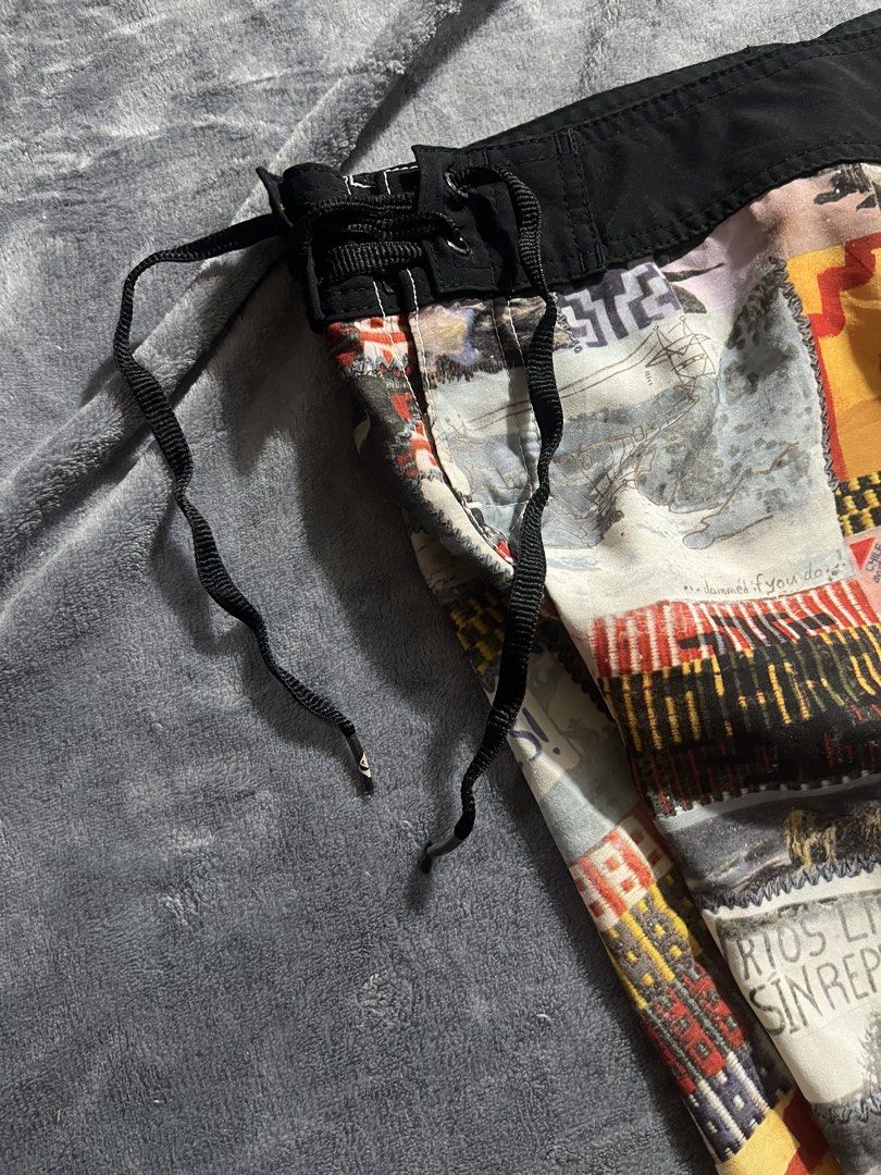 Quiksilver Foundation “Ríos Libres” Stretch Boardshorts (Category: Shorts) located in San Pedro. Submitted by re_value.ph (Listing ID 1466973736, Image 3). Description: “Quiksilver Foundation “Ríos Libres” Stretch Boardshorts” Size:XL Measurements Waist: 34-36 Hips: 15 Length: 22 Hem Opening: 12 Condition: Excellent Color rate: 9.8/10 Issue/s: none REMINDERS: •All iterms are Off x Legit (Just to be safe)0 • Please check all photos, measurements, 
