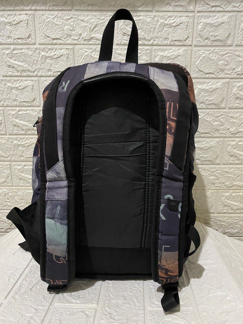 Quiksilver Multi-Pattern Graphic Backpack (Category: Backpacks) located in Cebu City. Submitted by yes_ii (Listing ID 1467071470, Image 2). Description: Quiksilver y2k backpack Excellent condition 3 compartments with side pockets Plenty of space for essentials No issue .