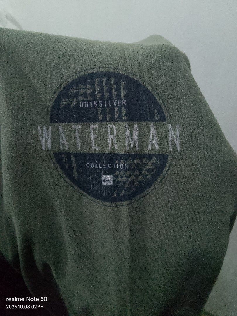 Quiksilver Tshirt (Category: Tshirts & Polo Shirts ) located in San Ildefonso. Submitted by cristopherthrifts (Listing ID 1467084284, Image 3). Description: Quiksilver Tshirt -Size XL on tags W22 L25 -olive green in color -perfect for everyday used.