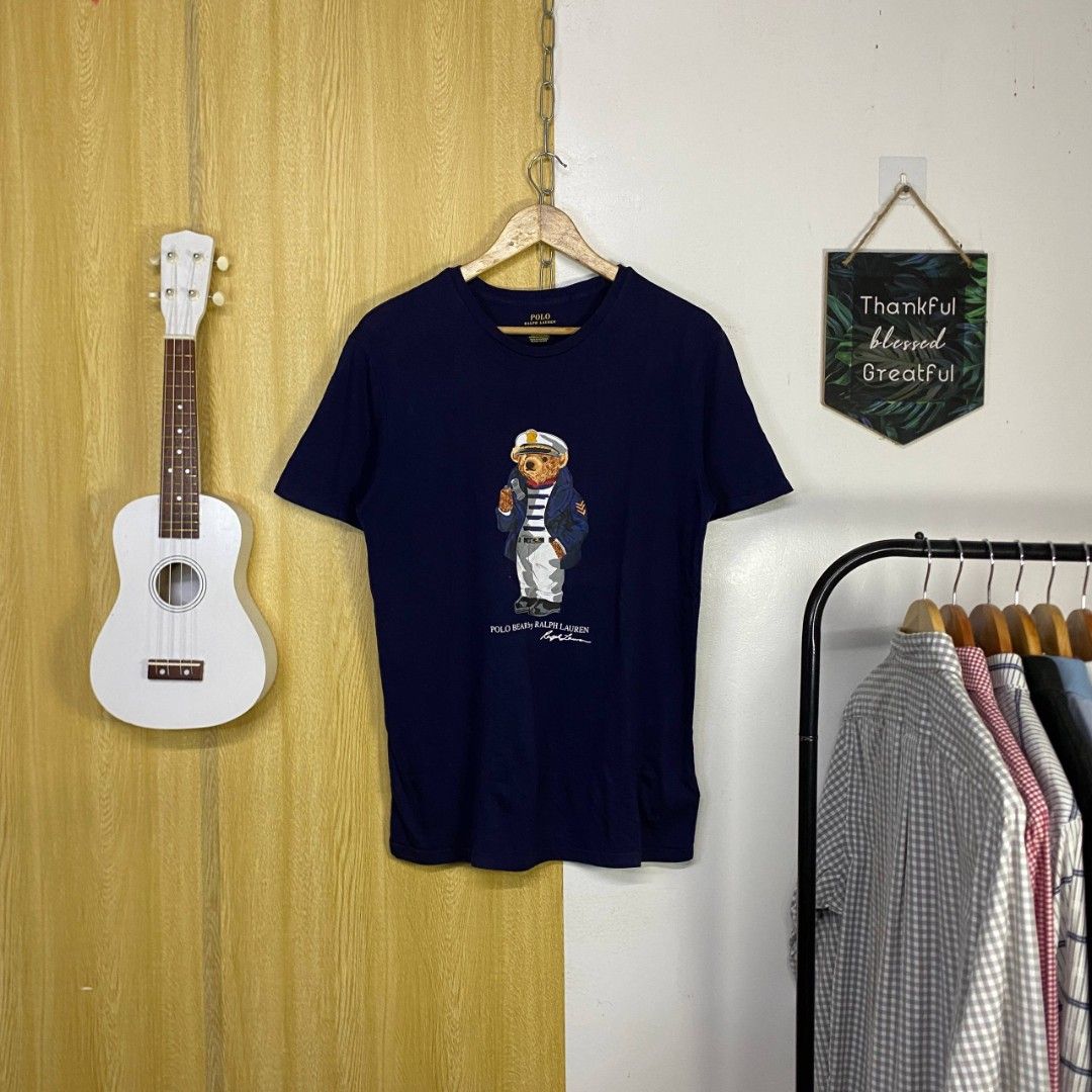 RALPH LAUREN (Category: Tshirts & Polo Shirts ) located in Manila. Submitted by hiddengems1602 (Listing ID 1467132937, Image 1). Description: Size S on tag Dimensions: 20x28 Color Rate: 9.8/10 Good as new Condition Issue: None.