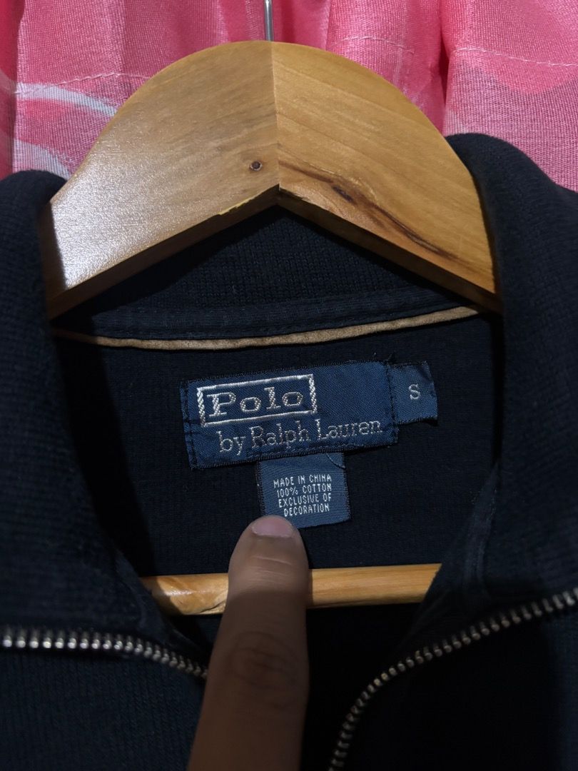Ralph Lauren Qzip (Category: Hoodies) located in Panabo. Submitted by randolph.smallseller (Listing ID 1467134047, Image 3). Description: 20 x 26 excellent condition color rate : 9.5/10 no issue.