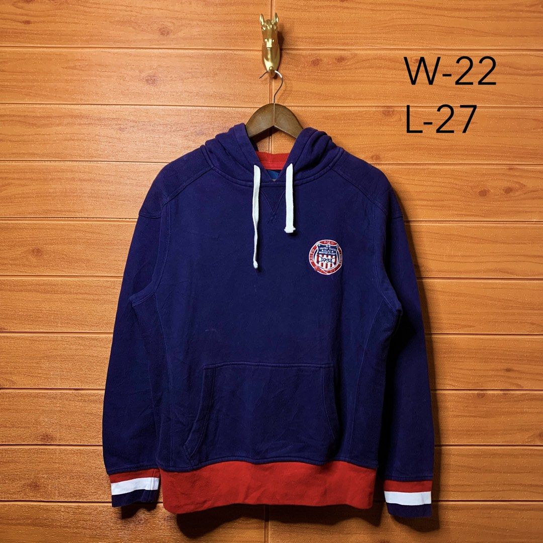 Ralph Lauren RL RLPC Hoodie (Category: Coats, Jackets and Outerwear) located in Quezon City. Submitted by donklasiko (Listing ID 1467082362, Image 2). Description: Condition: 9.5+/10 Pristine condition Issue: non Refer to the dimension 🤗 PM FOR MORE DETAILS NO RETURN, NO EXCHANGE & NO REFUND! ✅I ALSO ACCEPT TRADE/SWAP TO ANYTHING JUST DROP YOUR OFFER Please manage your expectations, this is a secondhand item. What you see is what you get 😊 💵MO