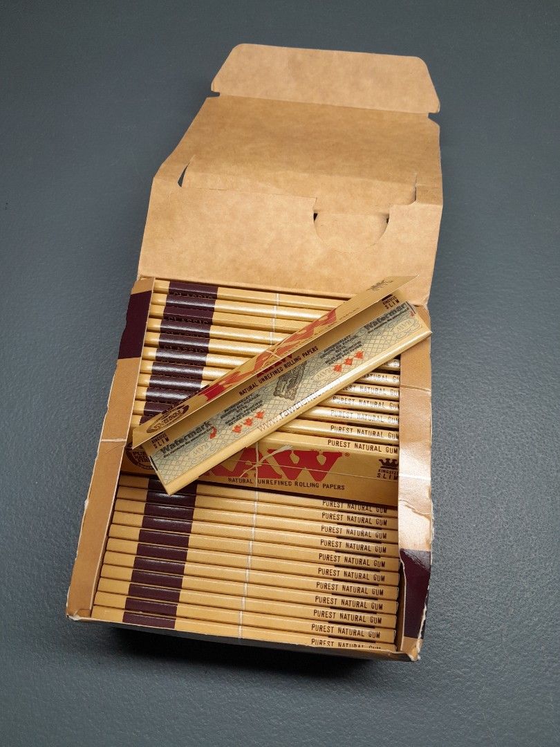 RAW Rolling papers 37pcs UNUSED (Category: Everything Else Others) located in Subic. Submitted by man_321 (Listing ID 1467081765, Image 1). Description: 37 pack unused for only 2,000 for take all only.