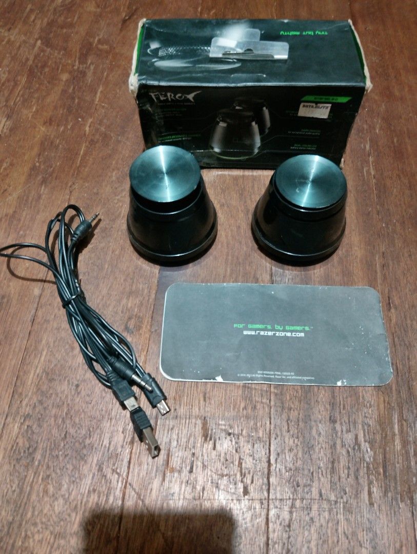 Razer Ferox (Category: Portable Music Players) located in Manila. Submitted by boyhet.thrift15 (Listing ID 1467108525, Image 3). Description: razer ferox portable speaker ( issues nid battery replacement selling as is condition) 550.