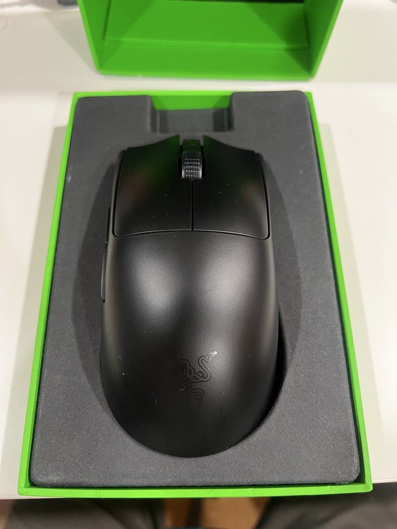 Razer Viper V3 Pro (Category: Mouse & Mousepads) located in Manila. Submitted by heinrich.sy (Listing ID 1467025412, Image 2). Description: No issues and complete inclusions. Available for pickup at my condo - Model: Razer Esports Wireless Mouse (Black) - Weight: Ultra-lightweight 54g design - Performance: Focus Pro Gen 2 optical sensor & Gen 3 optical switches - Polling Rate: True 8000 Hz wireless capability - Condition/Inclusions: Includes orig