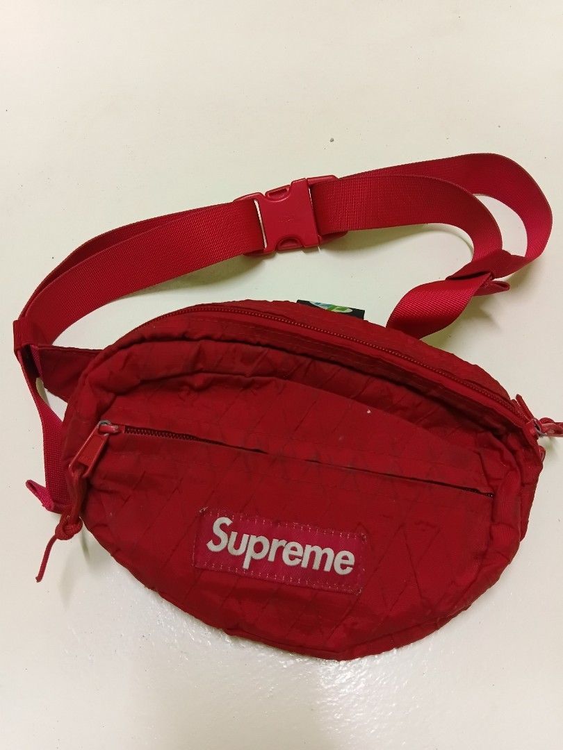 red beltbag supreme (Category: Belt bags, Clutches and Pouches) located in Manila. Submitted by daphnefinds1 (Listing ID 1467104000, Image 1). Description: need wash.