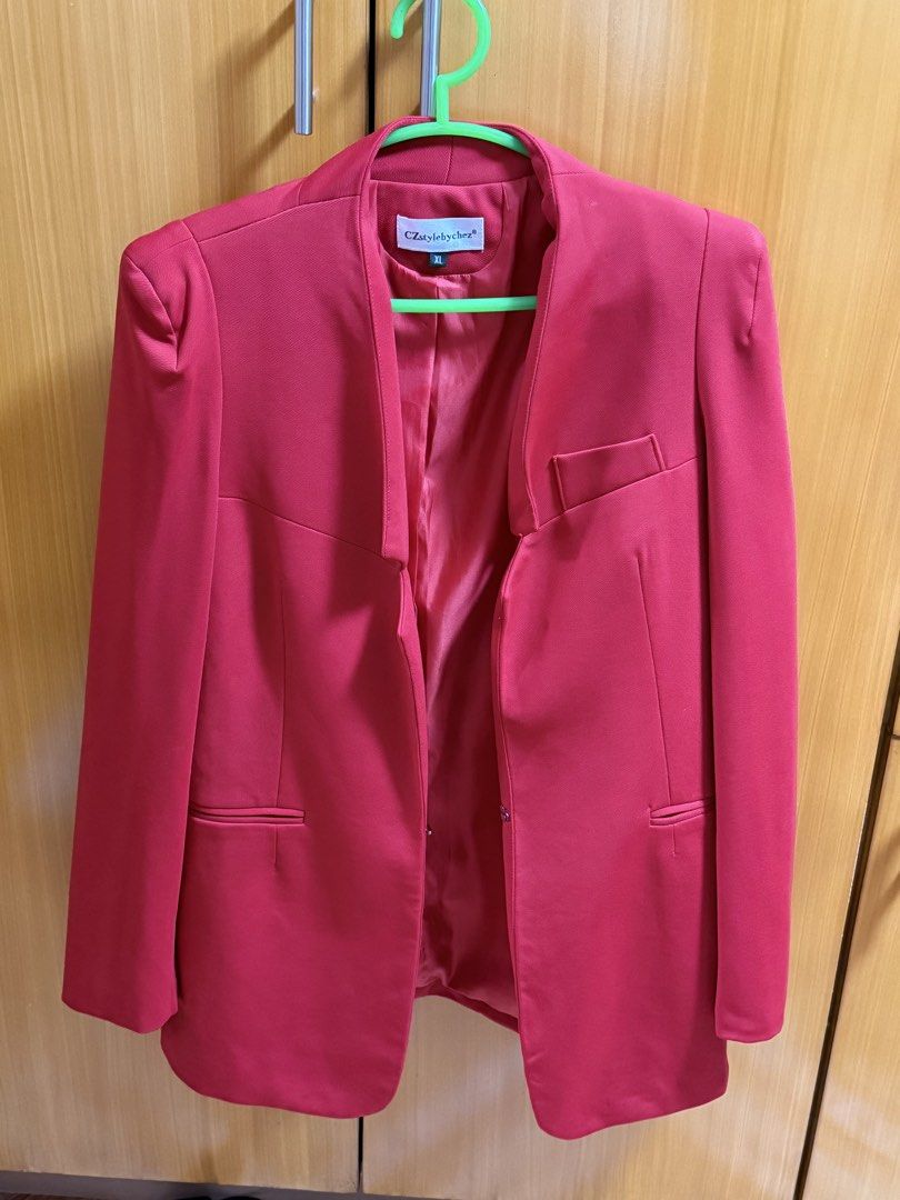 Red Blazer Small to Medium (Category: Coats, Jackets and Outerwear) located in Bacoor. Submitted by happyfish_028a6c (Listing ID 1467116712, Image 2). Description: - Brand/Style: CZstylebychez - Size: XL - Color: Bright red - Design: Open front, structured shoulders, front pockets - Details: Fully lined - Condition: Clean, no flaws - Versatility: Great for work or casual days.