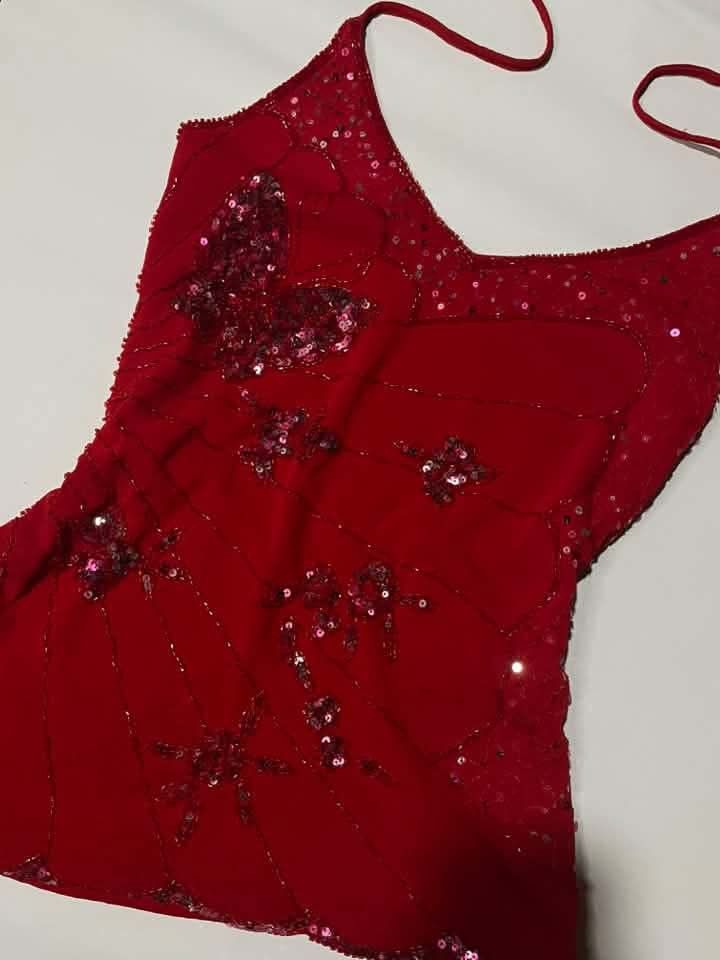 (SOLD) Red Sequin Halter Top Butterfly Embellishment (Category: Sleeveless) located in Quezon City. Submitted by fairy_luna (Listing ID 1467123141, Image 3). Description: - 10/10 condition - w minor flaw - no tag - small-medium Mine: 1,200 ❌ Steal: +30 (1,700 cb) Lock: 3,200 (automatic yours & shipped) - luzon area onli eob: oct 13, 10pm PhT!.