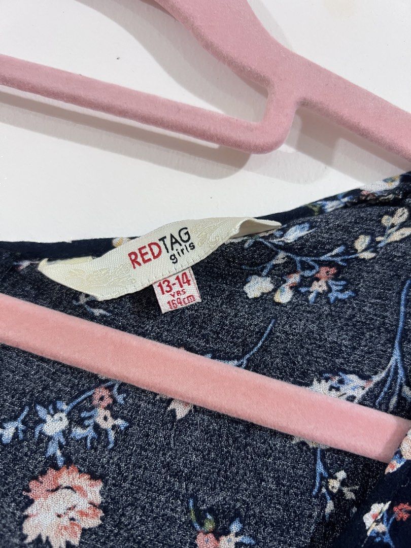 Red Tag Floral Top TEENS (Category: Blouses) located in Bacoor. Submitted by pktd10 (Listing ID 1466973217, Image 2). Description: .