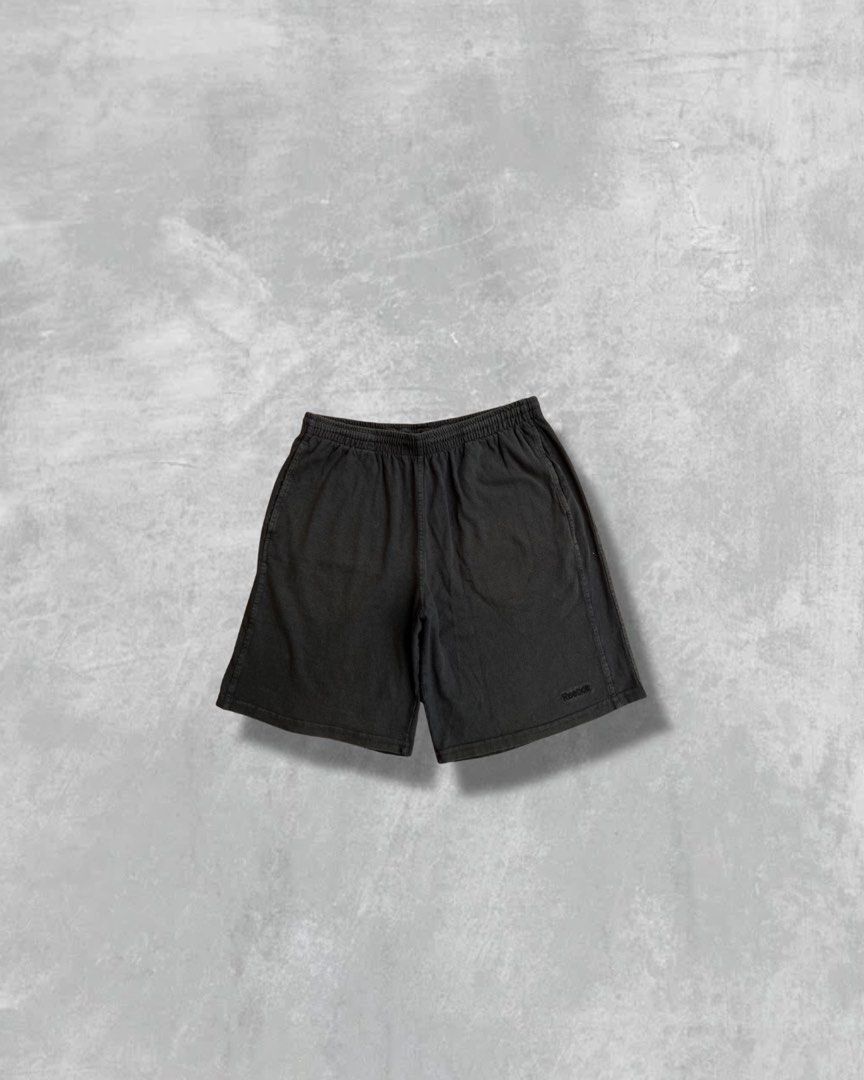 REEBOK SHORT (Category: Shorts) located in Batangas. Submitted by engr_thrift (Listing ID 1467009182, Image 1). Description: 📌 Reebok (Large) 📐Dimensions (inches) Waistline : 32-36 Length : 19.5 Leg hole : 13 Issue : need wash .
