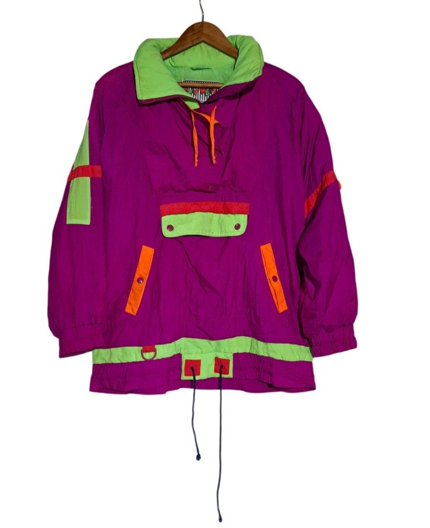 Retro jacket for men (Category: Activewear) located in Batangas. Submitted by yanaspreloved1 (Listing ID 1466975519, Image 1). Description: .