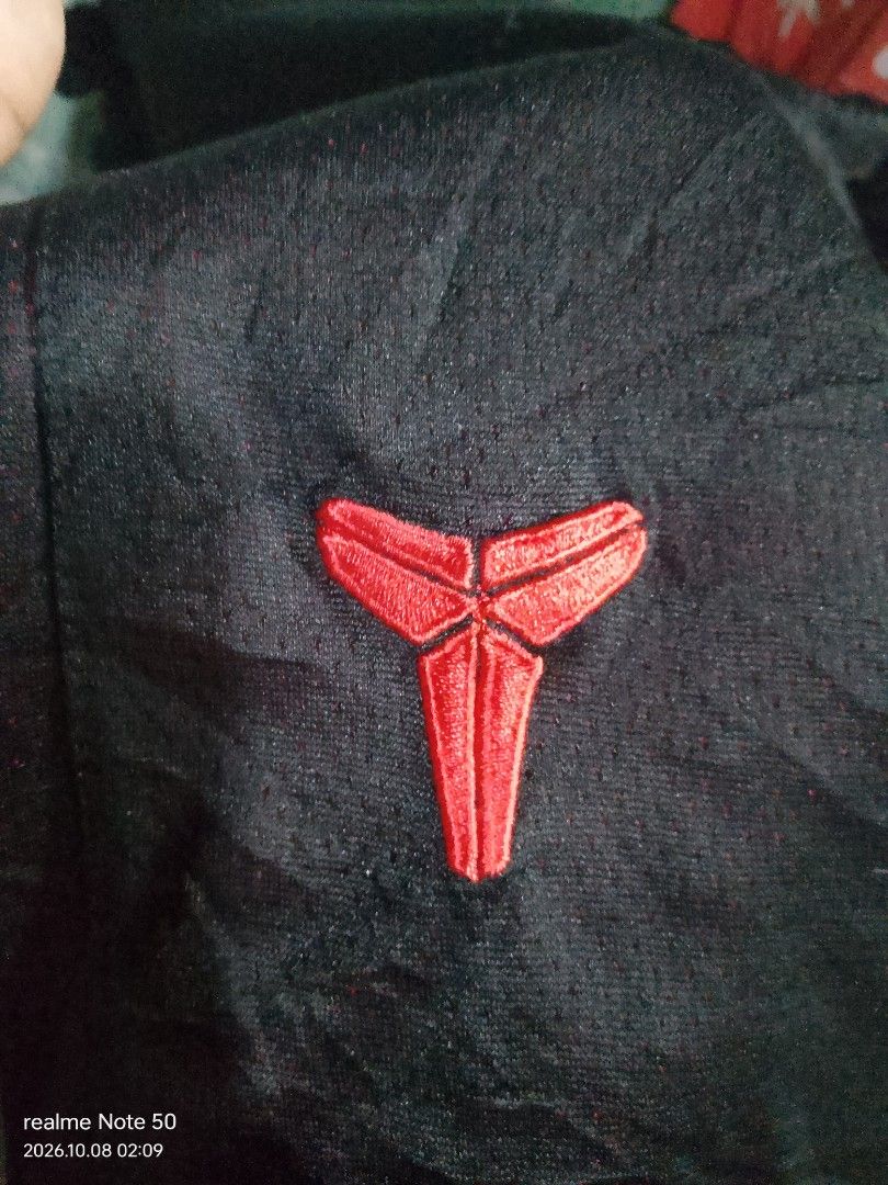 Reversible jersey shorts (Category: Shorts) located in San Ildefonso. Submitted by cristopherthrifts (Listing ID 1467083135, Image 2). Description: Reversible jersey shorts -Size W32-36 L17 -good for basketball -good for jogging -perfect for exercise.