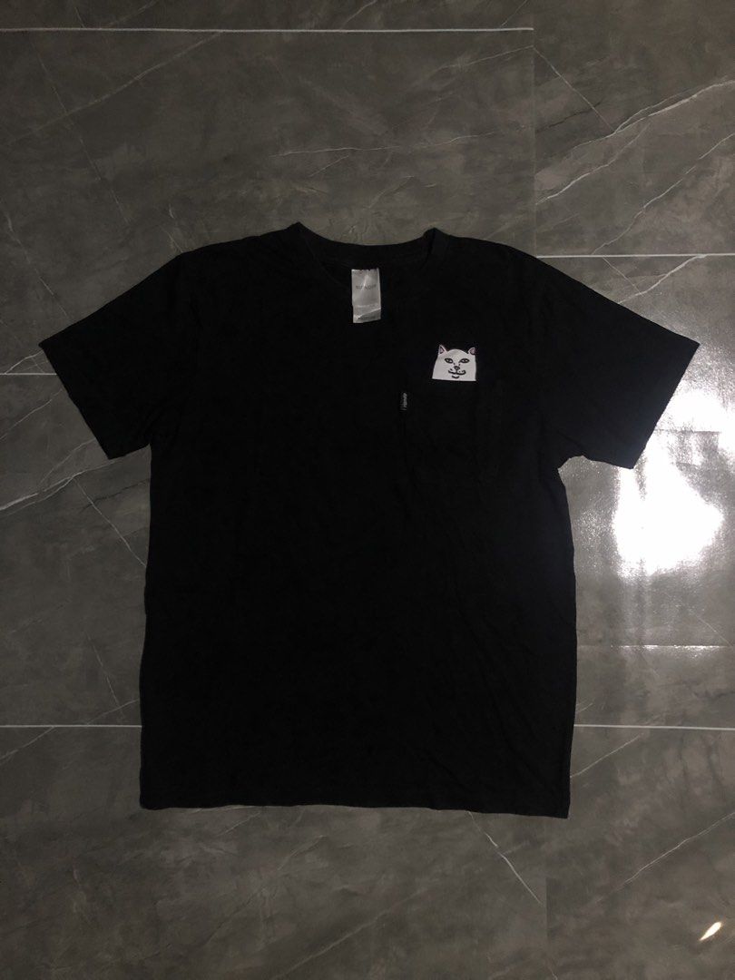 Rip N dip pocket tee (Category: Activewear) located in Manila. Submitted by buksthrifthing (Listing ID 1466974402, Image 1). Description: 21 by 25 Medium to large No issue Excellent condition As new .