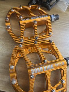 （分類：）位於 。 由 normalguyseller 提交（商品編號 1466984585，圖片 1）。簡介： 。