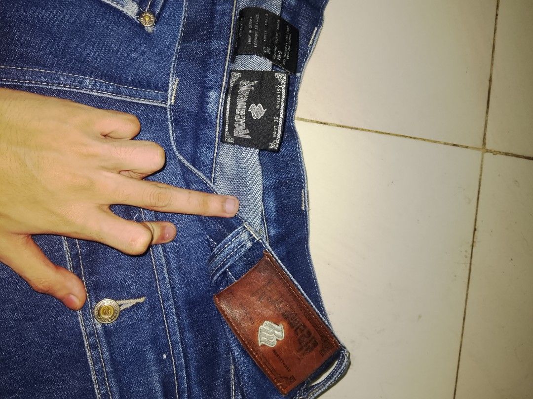 Rocawear Denim Shorts Size 36 (Category: Shorts) located in Manila. Submitted by afreemf (Listing ID 1467088897, Image 3). Description: - Brand: Rocawear - Style: Dark wash denim carpenter shorts with utility pockets - Size: 36 waist - Inseam: 15.5 inches - Details: Contrast stitching, back leather patch, and embroidered logo - Material: Heavy-duty cotton denim - Condition: Great streetwear piece, super durable.
