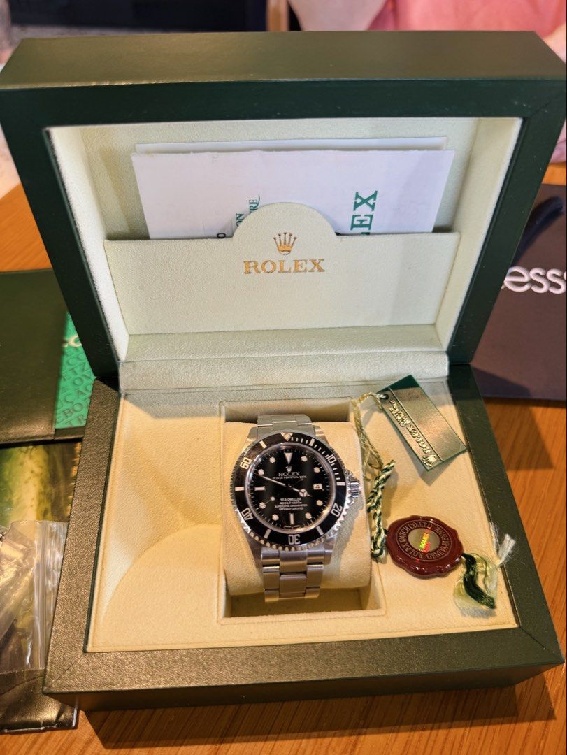Rolex Sea-Dweller 40mm SD4000 (Category: Luxury Watches) located in Paranaque City. Submitted by icko007 (Listing ID 1467146370, Image 2). Description: Rare and discontinued Rolex Sea-dweller 4000 Rolex Sea-Dweller 40mm SD4000 Reference 116600 Year 2003 Complete set Condition 9/10 Price 499,000 Loc Paranaque 📍.