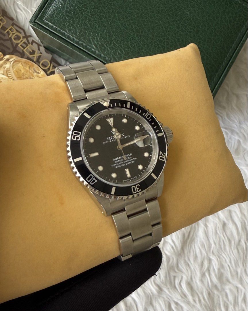 Rolex Submariner Date (Category: Luxury Watches) located in Quezon City. Submitted by pedro_demain (Listing ID 1467117937, Image 3). Description: Ref 16610 1996 model Complete papers with authentication receipt 9/10 condition Qc & Bgc area 09955225741.