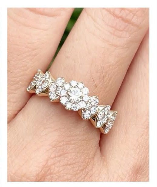 Round and Marquise Illusion Ring (Category: Rings) located in Malolos. Submitted by keenhorse_ef38ab (Listing ID 1467032638, Image 1). Description: 1carat diamond 18karat gold Size 6 COD/COP VIA LBC 1,000 DOWNPAYMENT REQUIRED.