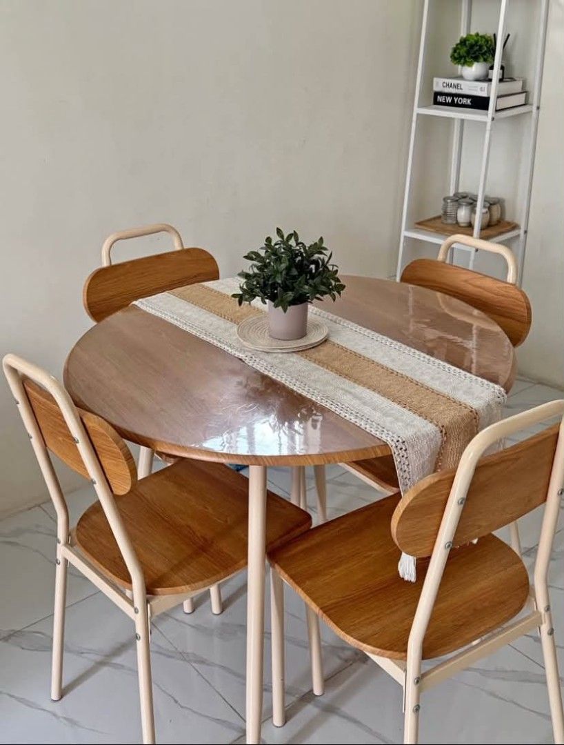 Round Dining (Category: Tables & Sets) located in Manila. Submitted by warmcrystal_e4d342 (Listing ID 1467090948, Image 2). Description: Round dining with chairs.