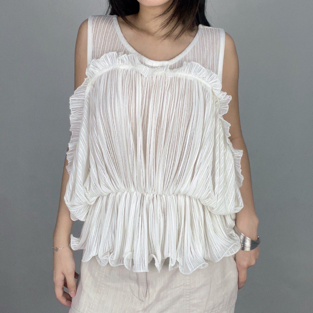 ruffled pleated peplum tank top (Category: Sleeveless) located in Manila. Submitted by pabili.ph (Listing ID 1467144811, Image 1). Description: medium L22", up to B40".