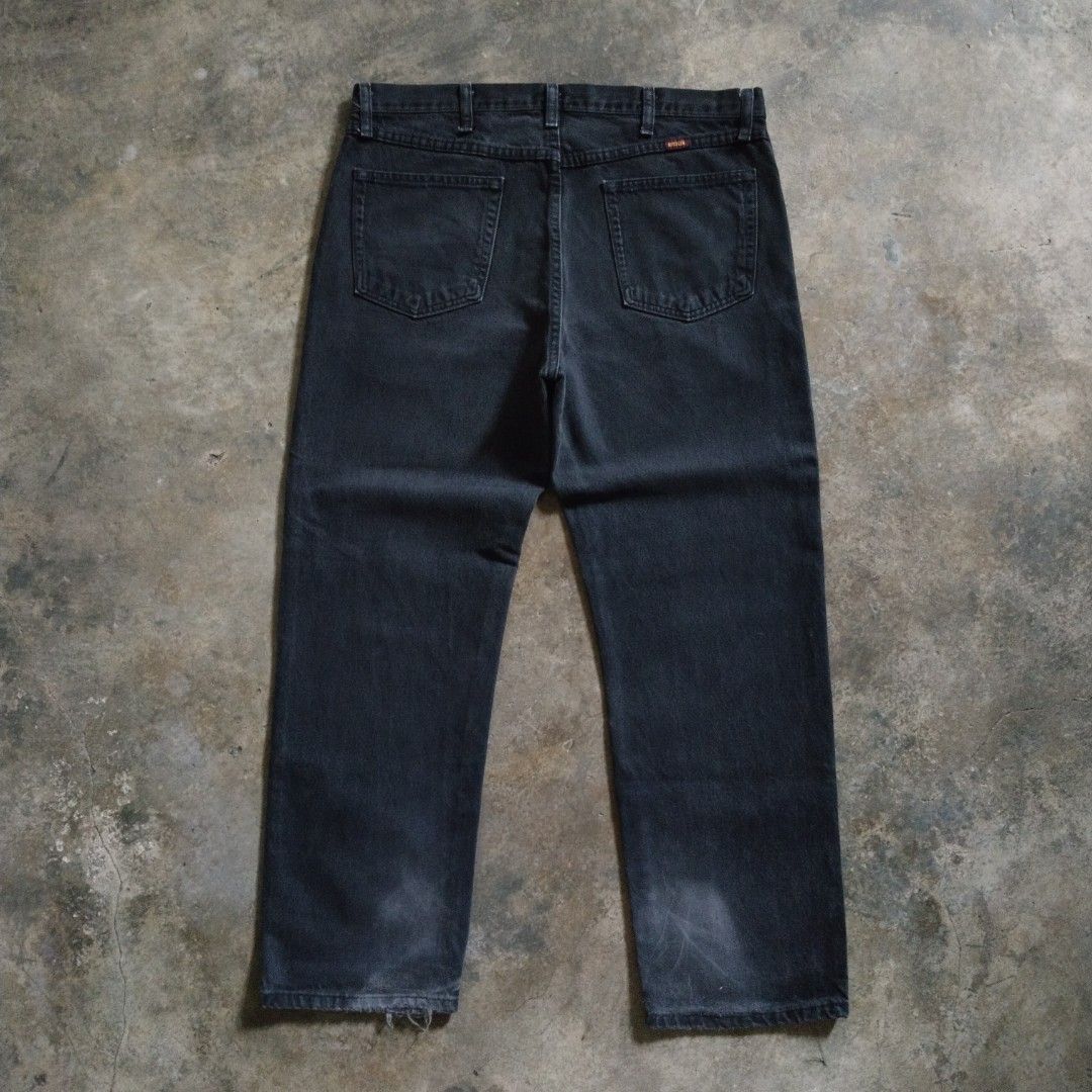 rustler black denim jeans (Category: Jeans) located in Bulacan. Submitted by hustleoverluckphv2 (Listing ID 1467032633, Image 2). Description: rustler black denim jeans 36 x 29 on tag Measurements Waist - 36" Length - 39" Hem - 8" Thigh - 12" Inseam - 27" Claim - 499.
