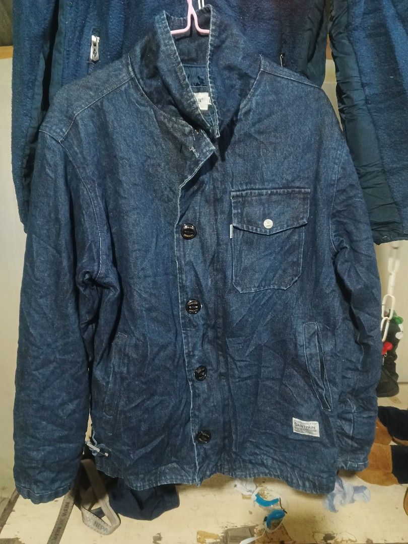 saintpain hood (Category: Coats, Jackets and Outerwear) located in Isabel. Submitted by nieljun112187 (Listing ID 1467062089, Image 2). Description: saintpain hood width 22 length 29 colorate 9 issue missing 1 buttons nasa picture ra.
