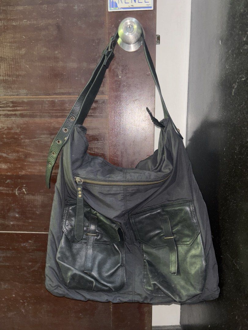 Salad Hobo Shoulder bag (Category: Shoulder Bags) located in Las Pinas. Submitted by kylloren_ (Listing ID 1466982398, Image 2). Description: - price still negotiable :-) - shipping is thru j&t - 📍bacoor, cavite molino iv - first pic for inspo only :) .