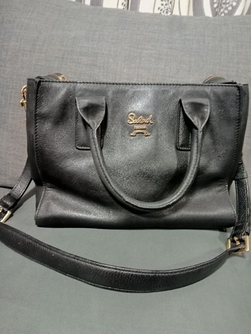 Salad Two Way Genuine Leather Bag (Category: Cross-body Bags) located in Hermosa. Submitted by chic2315 (Listing ID 1467068915, Image 1). Description: Salad two way genuine leather bag. Small to medium size. Good for work or office bag. This is a preloved items, so expect some signs of use. May maliliit na white spots sa likod ng bag, pero di naman halata. No major issues po. Nice in actual .