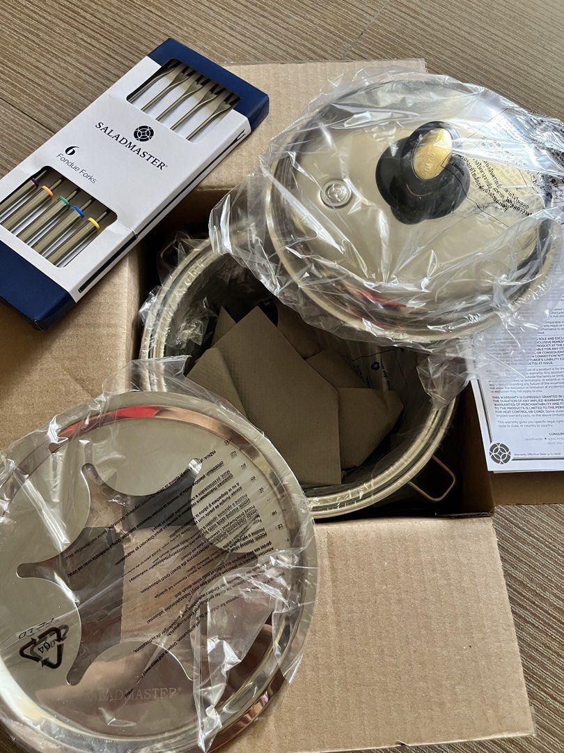 Saladmaster Mini Dutch (Category: Cookware & Accessories) located in Pasay City. Submitted by thejunkclosetph (Listing ID 1467014893, Image 1). Description: Saladmaster 4 qt mini dutch Brand new With fondue accessories.