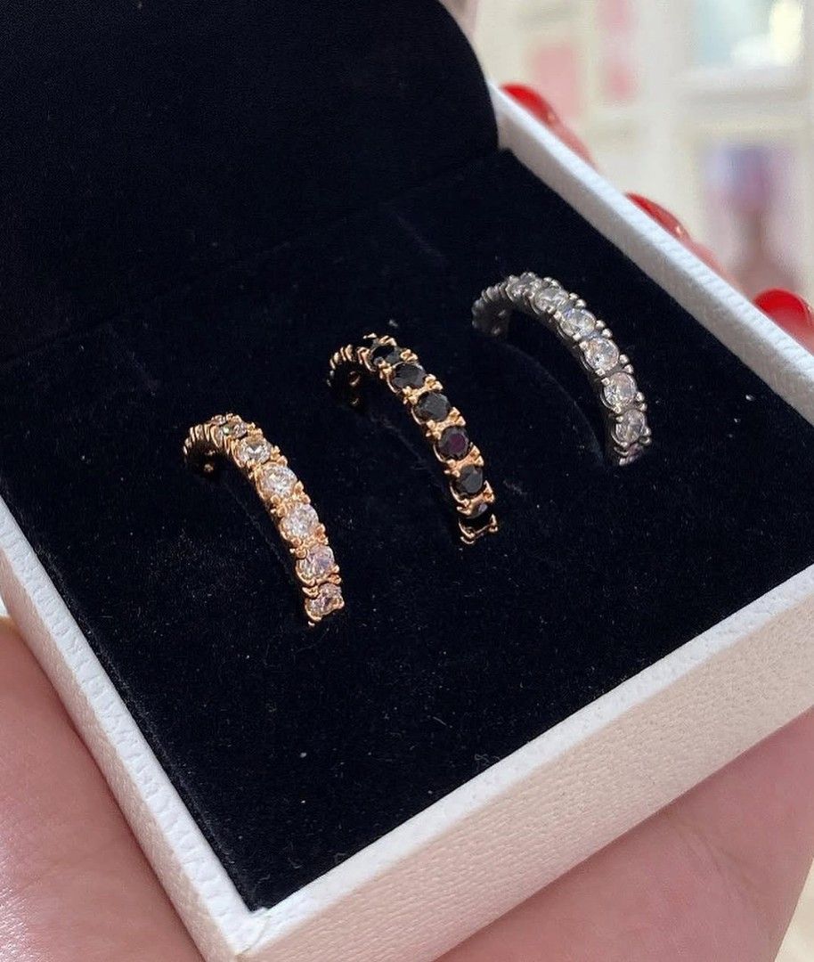 SALE❗Pandora Sparkling Row Eternity Ring (Category: Rings) located in Manila. Submitted by badaloves_u (Listing ID 1466988646, Image 1). Description: - 💯 Authentic Pandora with Authenticity ALE marks - FREE Box and Paper bag 🛍️ - ✨ FREE Cleaning to any Pandora Store 🛵 LALAMOVE courier for same day delivery 🚚 J&T provincial courier.