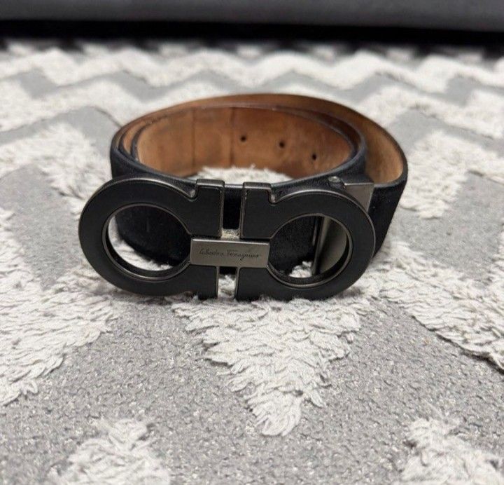 Salvatore Ferragamo (Category: Belts) located in Minglanilla. Submitted by voxpopulivoxdei1287 (Listing ID 1467137927, Image 1). Description: Big Buckle 🔥 Authentic 🔥 43 inches Coded Can Shipped Nationwide 🔥.