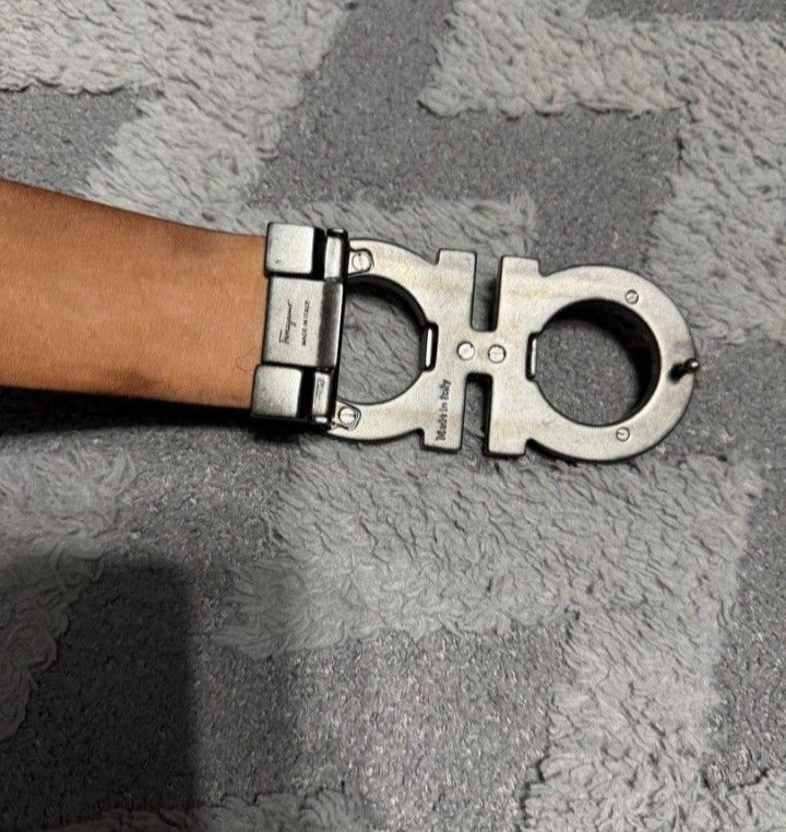 Salvatore Ferragamo (Category: Belts) located in Minglanilla. Submitted by voxpopulivoxdei1287 (Listing ID 1467137927, Image 2). Description: Big Buckle 🔥 Authentic 🔥 43 inches Coded Can Shipped Nationwide 🔥.