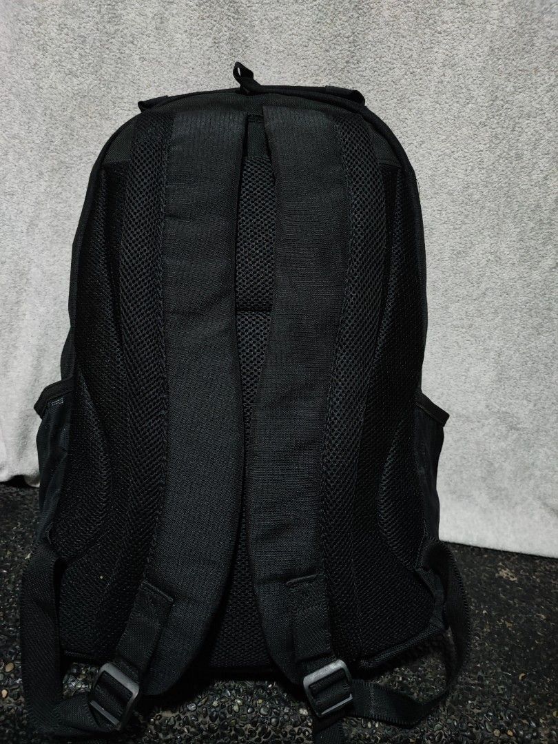 Samsonite Backpack (Category: Backpacks) located in Baguio. Submitted by jayrgijc52758 (Listing ID 1466979114, Image 3). Description: Samsonite backpack Large size In very good condition 1k.