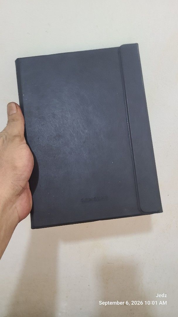 Samsung Galaxy Tab S2 9.7 Keyboard Cover (model EJ-FT810), (Category: Other Gadgets) located in Las Pinas. Submitted by jedztoyyard (Listing ID 1467084126, Image 3). Description: Samsung Galaxy Tab S2 9.7 Keyboard Cover (model EJ-FT810), which is a slim Bluetooth keyboard and protective case accessory designed for the Samsung Galaxy Tab S2 9.7-inch tablet actual item posted RFS wala ng tablet to use it working good condition all keys working item