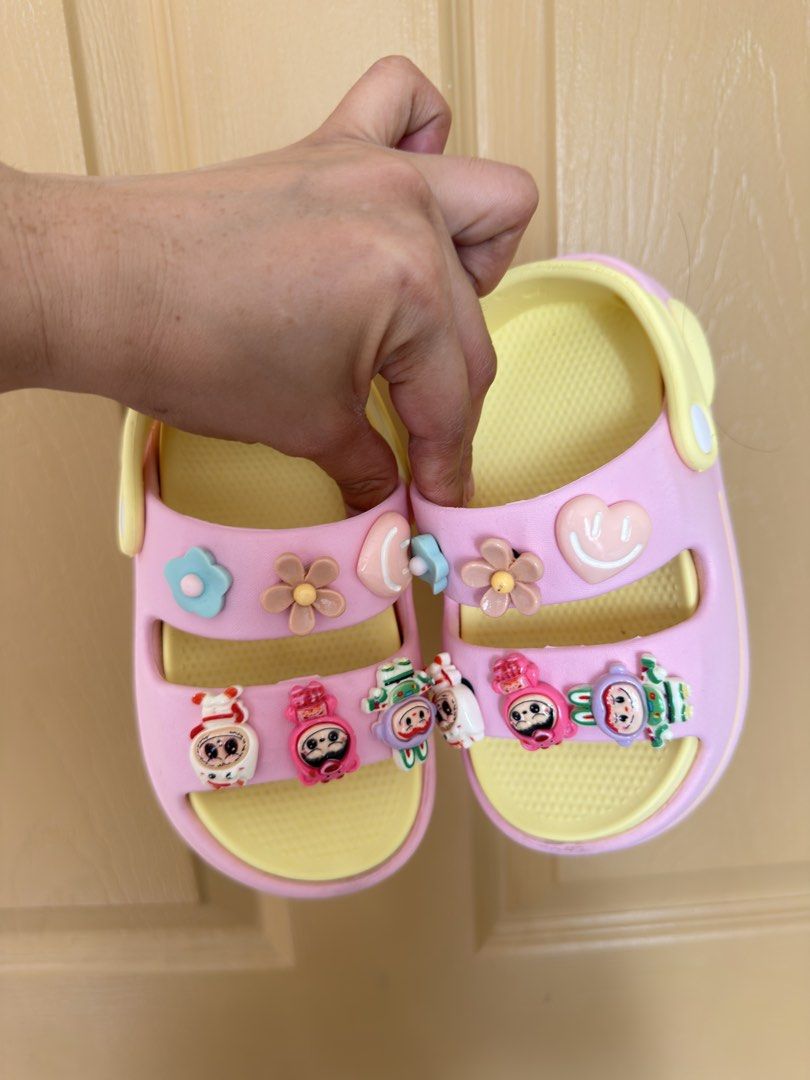 SANDALS for KIDS (Category: Announcements) located in Paranaque City. Submitted by kristin_llena (Listing ID 1467168172, Image 1). Description: Used. ₱150.
