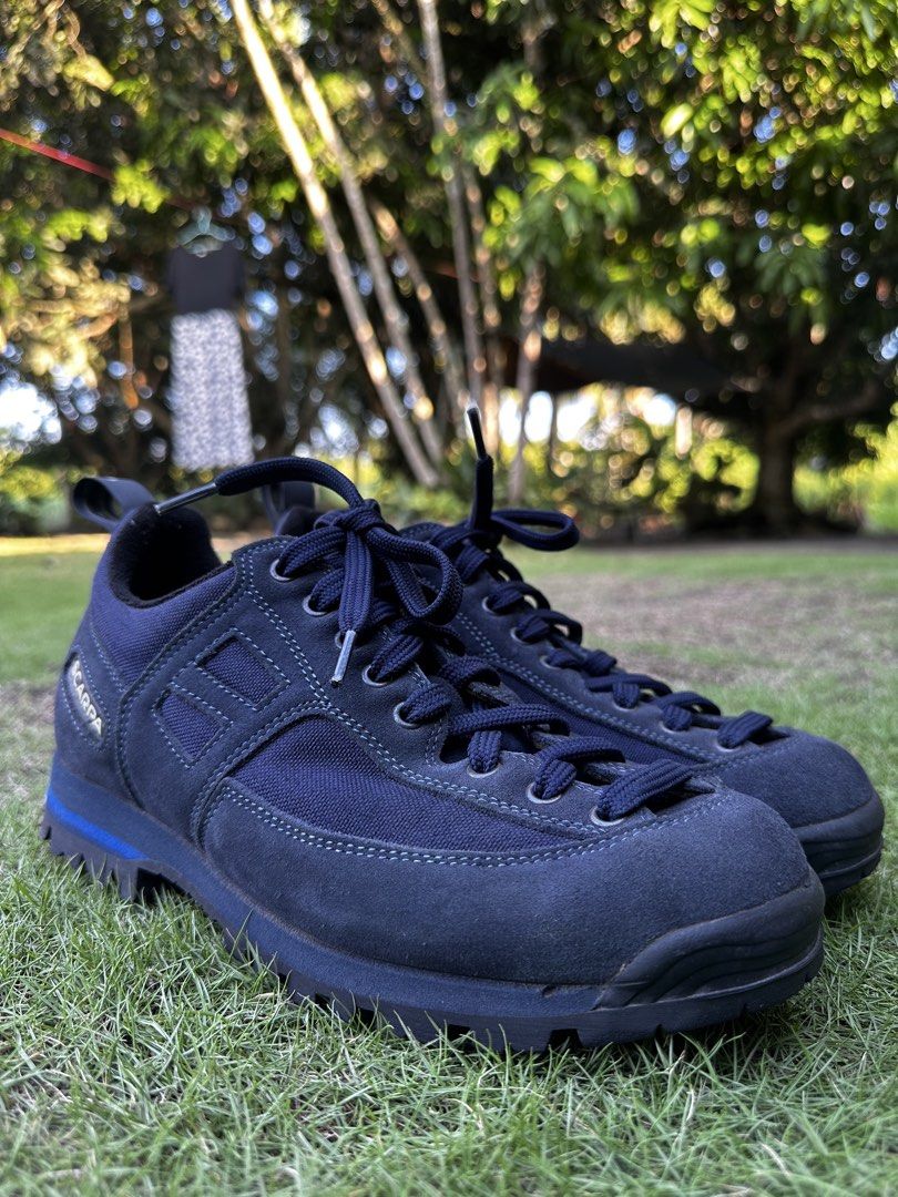 SCARPA CINQUE TERRE size 40 25cm (Category: Hiking & Camping) located in Tacurong. Submitted by locationtacurongcitymindanao (Listing ID 1467163519, Image 1). Description: Location Tacurong City Mindanao .