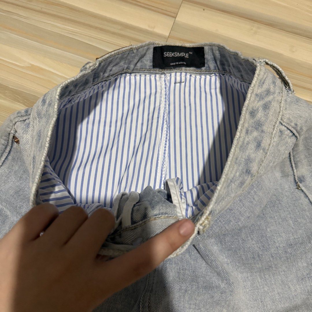 SEEKSIMPLE denim skirt with blue striped lining (Category: Skirts) located in Mabalacat. Submitted by ilovegyu (Listing ID 1467165482, Image 2). Description: - this is an eye catching skirt!! - 29 waist.